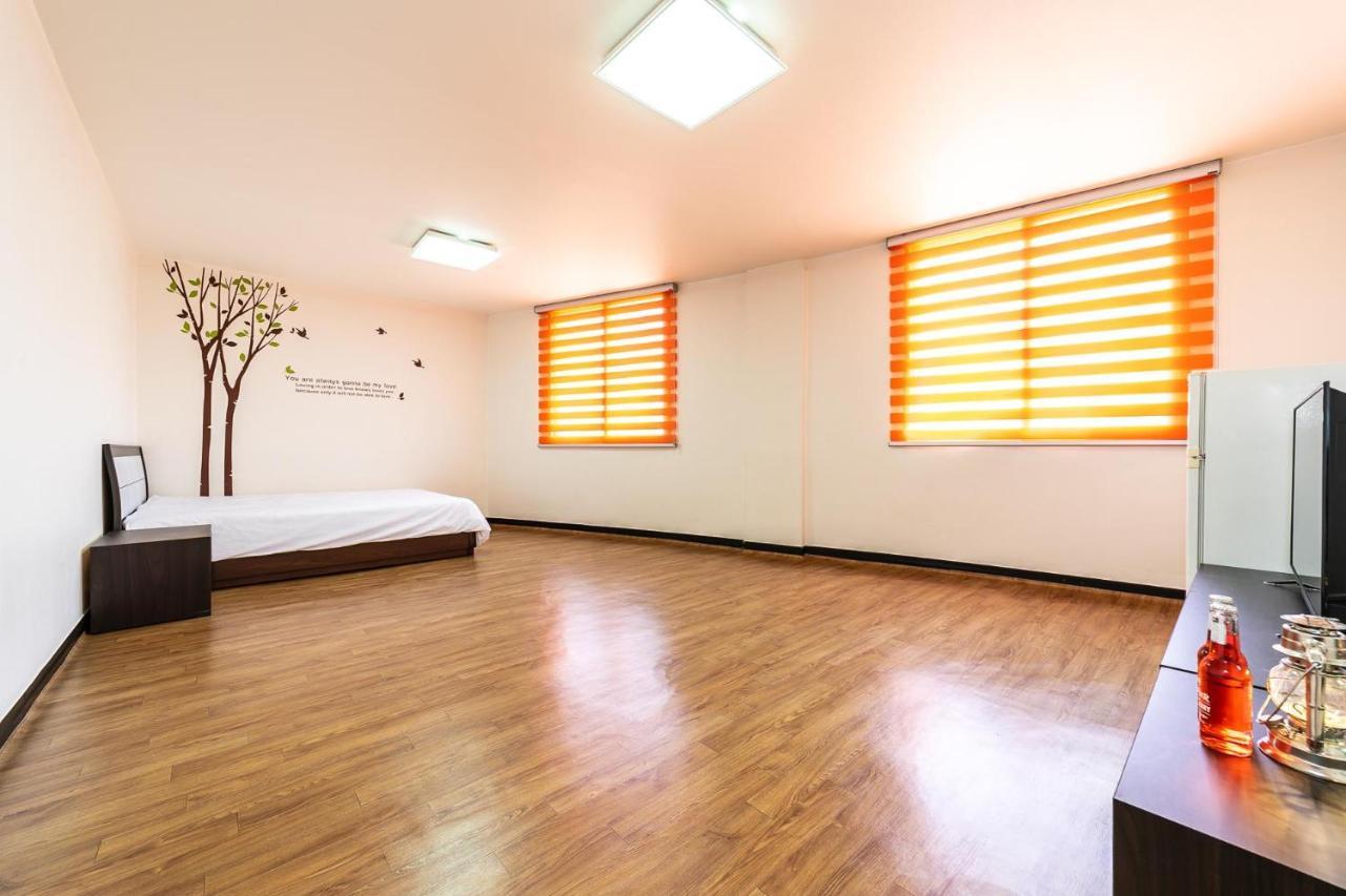 Gurye Hooni Guest House & Motel מראה חיצוני תמונה