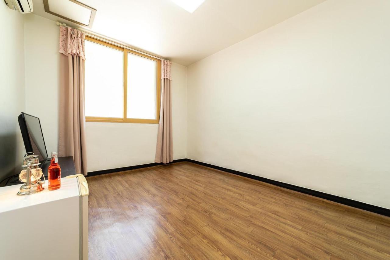 Gurye Hooni Guest House & Motel מראה חיצוני תמונה